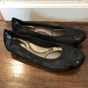 NWOT Abella Black flats, size 8